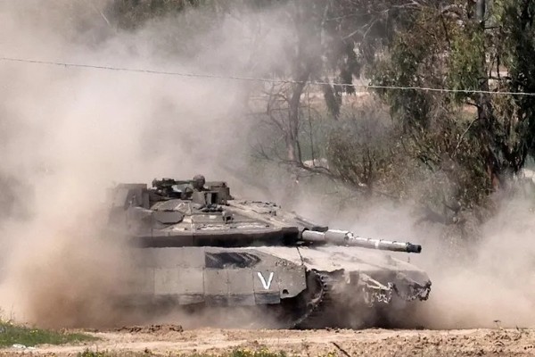 İsrail ve ABD iki koldan saldırıyor! Evler ateşe verildi